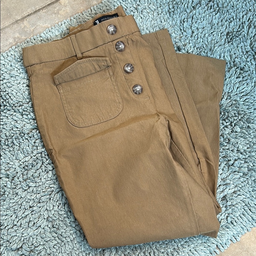 Jules & Leopold Cropped Ankle Button-Front Pants in Khaki